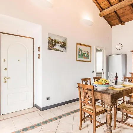 Apartment Holiday Casa Vip 01 *